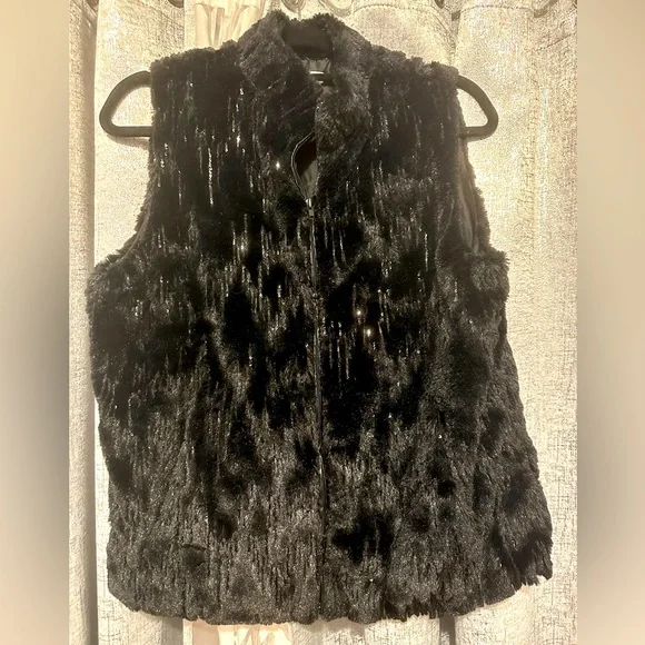 Joan Rivers Gorgeous Black w/Sequins Faux Fur Vest Size M NWOT - Picture 1 of 9